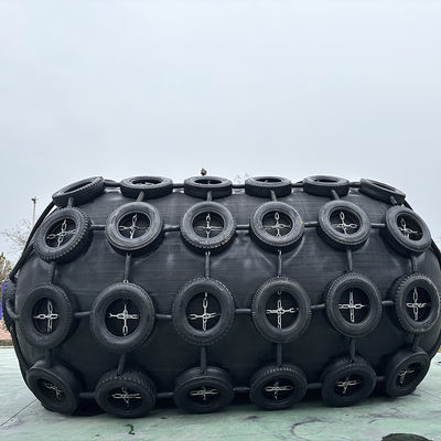 Kualitas 50kPa Pneumatic Marine Fender Yokohama Fender for Ship-to-ship with 6-10 Years Lifespan Pabrik