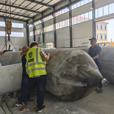 Kualitas Airbag Karet Laut Berukuran Khusus untuk Docking Angkat Kapal pabrik