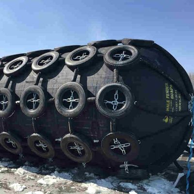 Kualitas ISO17357 Pneumatic Rubber Fender 2.0x3.5m Kelas Marinir pabrik