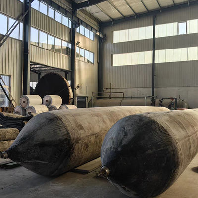 Kualitas Kantong Udara Karet Laut Henger untuk Pengangkatan dan Peluncuran Berat Terbuat dari Karet Alam Tahan Lama pabrik