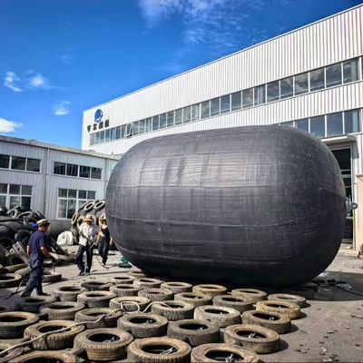 Kualitas 50kPa/80kPa Working Pressure Pneumatic Marine Fender with 6-10 Years Lifespan for Ship-to-ship And Ship-to-dock Protection Pabrik