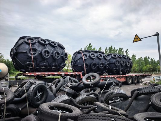 Kualitas Henger Yokohama Tipe Pneumatic Rubber Fender untuk Perlindungan Perahu dengan Sertifikasi Standar BV pabrik