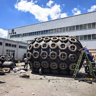 Kualitas Henger Pneumatic Rubber Fenders ¢ Teknologi Canggih, Karet Berkualitas Tinggi untuk Keamanan & Ketahanan Laut pabrik