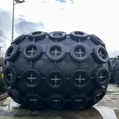 Kualitas Ukuran Kustom Fender Karet Pneumatik Bersertifikat ISO17357 dengan Tekanan 50kpa & 80kpa untuk Aplikasi Kelautan pabrik