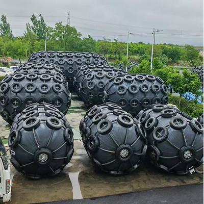 Kualitas Pelampung Karet Pneumatik ISO17357 Ukuran Kustom Dengan Tekanan 50kpa 80kpa Untuk Kelautan pabrik