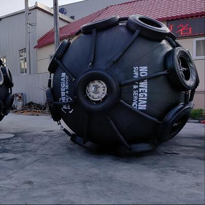 Kualitas Net Type Pneumatic Rubber Fender Diameter 0.5m To 4.5m Marine Fender System Designed To Provide Superior Dock Protection pabrik