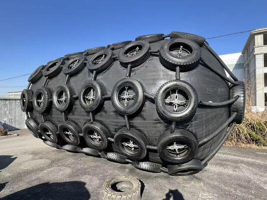 Kualitas Customized ISO17357 Pneumatic Rubber Fender 0.3-4.8 M for Marine Applications pabrik