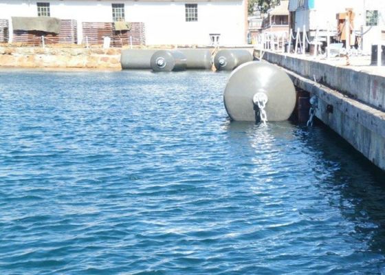 Kualitas Marine Fender with High Energy Absorption Capacity UV Resistant And Corrosion Resistant Foam Filled Fender with 24 Months Warranty Pabrik