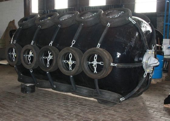 Kualitas 4000MM 1110KN Polyurethane EVA Foam Diisi Fender Laut pabrik