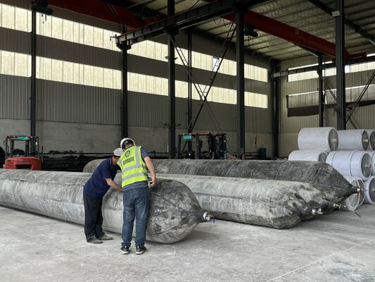 Kualitas Anti Corrosion Marine Rubber Airbag for Long Term Saltwater Service with 0.8-3 M Diameter Pabrik