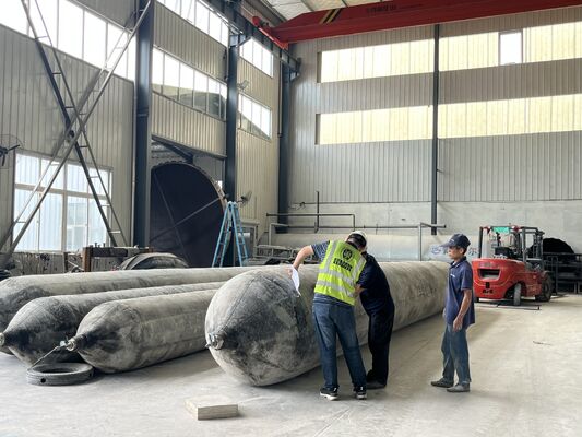 Kualitas Marine Rubber Airbag with Rapid Inflation Manifold for Simultaneous Multi Unit Operation in 0.8-3 M Diameter Pabrik