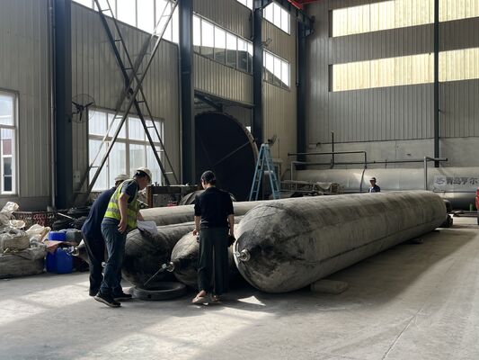Kualitas Marine Rubber Airbag with High Grip Surface Pattern for Stable Shipyard Positioning in 0.8-3 M Diameter and 4-25 M Length Pabrik