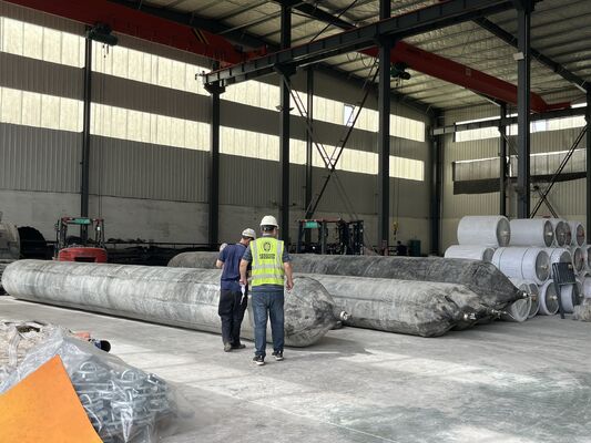 Kualitas Marine Rubber Airbag with High Grip Surface Pattern for Stable Shipyard Positioning in 0.8-3 M Diameter and 4-25 M Length Pabrik