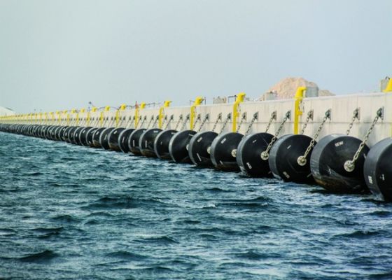Kualitas Ship Protective Floating Dock Fenders Dengan Kekuatan Mekanik Tinggi pabrik