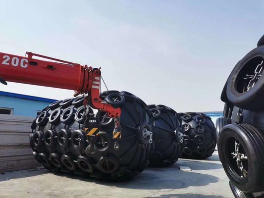Kualitas 9m 50kPa Marine Inflatable Pneumatic Rubber Fender pabrik