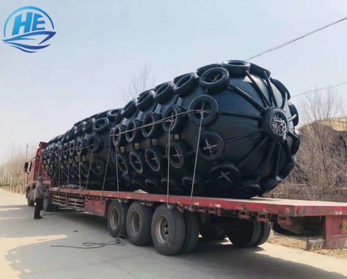 Kualitas Panjang 9m Diameter 4.5m 80kPa Pneumatic Rubber Fender pabrik