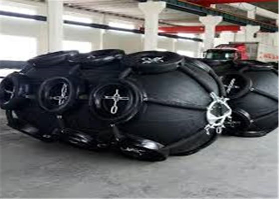 Kualitas 3.3m 50kPa 80kPa Vessel Protection Boat Rubber Fender pabrik
