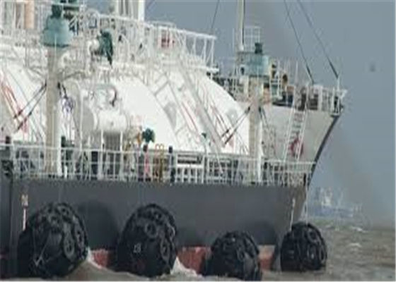 Kualitas 3.3m 50kPa 80kPa Vessel Protection Boat Rubber Fender pabrik