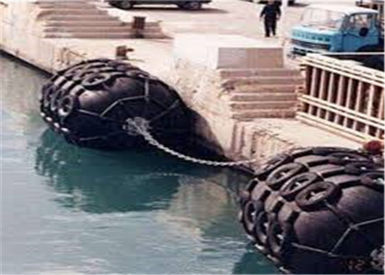 Kualitas 50kPa dan 80kPa Boat Rubber Fender Melindungi Kapal pabrik