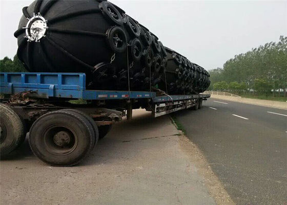 Kualitas 50KPa / 80Kpa Marine Boat Fender EVA Foam Diisi Fender pabrik