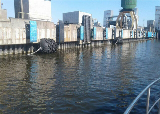 Kualitas Marine Ship Port Pneumatic Rubber Fender Inflatable pabrik