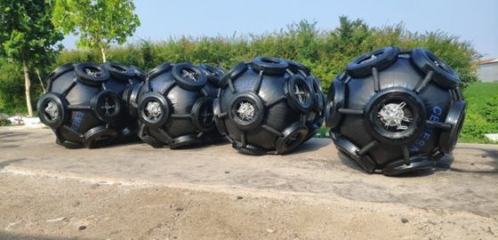 Kualitas BV / CCS / ISO9001 Certificate Yokohama Pneumatic rubber fender Used For Protect The Boat pabrik