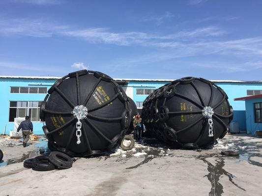 Kualitas Dia 0.5m-4.5m Pneumatic Rubber Fender D Fender Rubber Marine Foam Diisi pabrik
