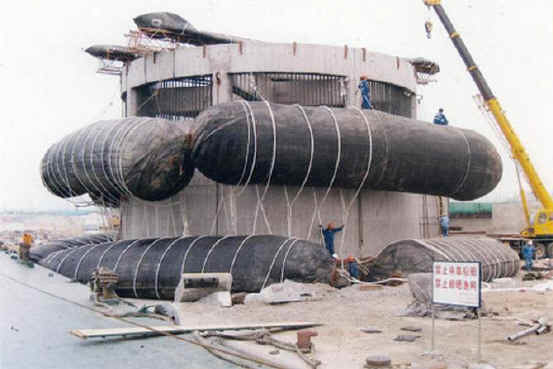 Kualitas Marine Heavy Lifting Airbag Dry Dock Meluncurkan Lifting Ship Dan Marine Airbag pabrik