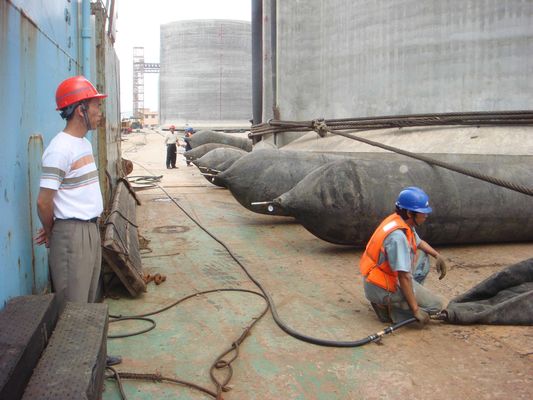 Kualitas Marine Heavy Lifting Airbag Dry Dock Meluncurkan Lifting Ship Dan Marine Airbag pabrik