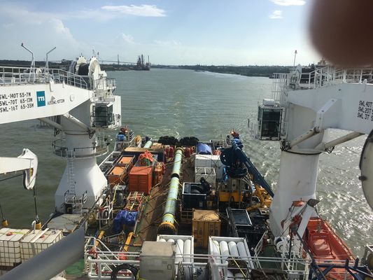 Kualitas 50kpa Submarine Sling Type Fender Yokohama Pneumatic Rubber Fender Untuk Berthing Kapal pabrik