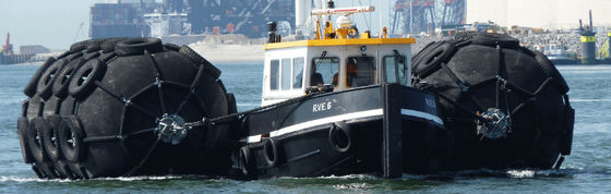 Kualitas Rope Nets Floating Pneumatic Rubber Fenders Pneumatic Marine Fender d Type Fender pabrik