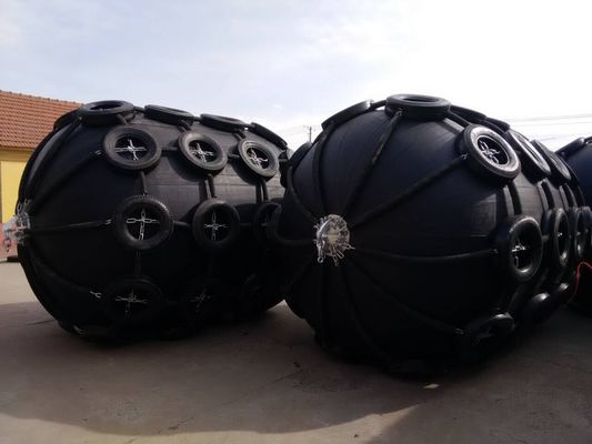 Kualitas Rope Nets Floating Pneumatic Rubber Fenders Pneumatic Marine Fender d Type Fender pabrik