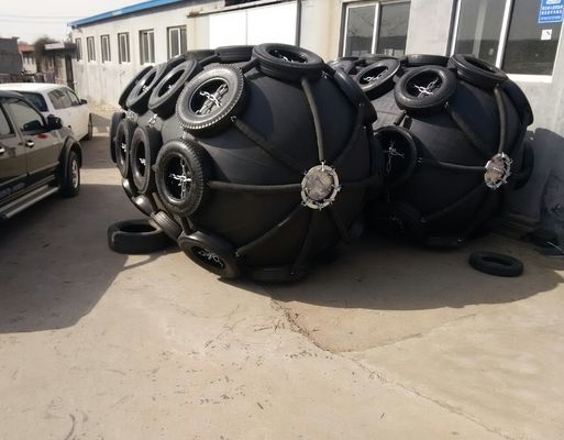 Kualitas Karet Mat Dengan Rope Net Pneumatic Boat Fender Pneumatic Rubber Fender pabrik
