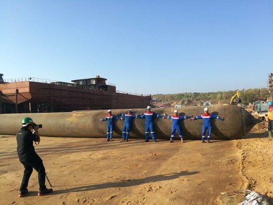 Kualitas Peluncuran Kapal Pengangkat Berat ISO14409 Airbag 7lapisan 1,5 * 15m pabrik