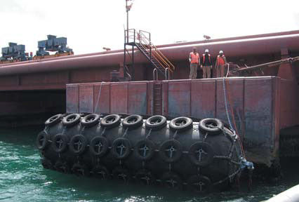 Kualitas Kapal Laut Kapal Yokohama Boat Rubber Fender Pneumatic Floating Dock Bumper pabrik