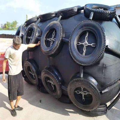 Kualitas Jenis Marine Floating Pneumatic Fender Ships Fender Boat Fender Rubber pabrik