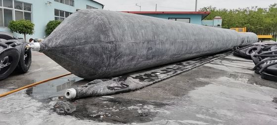 Kualitas Airbag Karet Laut Pengangkatan Berat Tekanan Rendah Bagian Boat Landing Air Bag pabrik