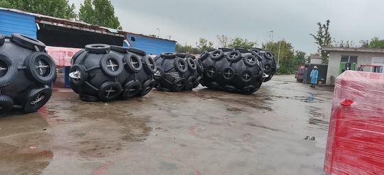 Kualitas Yokohama Type Pneumatic Rubber Fender Boat Marine Rubber Fender pabrik