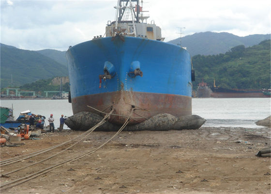 Kualitas Perbaikan Pembuatan Kapal Airbag Karet Laut Tiup Docking pabrik