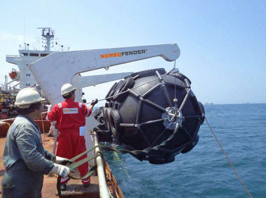 Kualitas Dock Supercell Marine Rubber Fender Mengambang Untuk Kapal Bergoyang pabrik