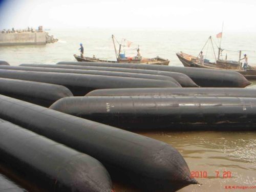 Kualitas ISO 14409:2011 Sertifikasi 1800mm Diameter Airbag Ship Launching dengan 6 sampai 10 Tahun Umur untuk Aplikasi Laut pabrik