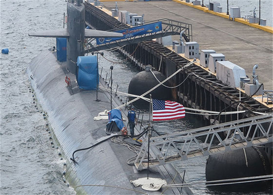 Kualitas 50Kpa 80Kpa Hydropneumatic Submarine Rubber Fender Dock Sling Type pabrik