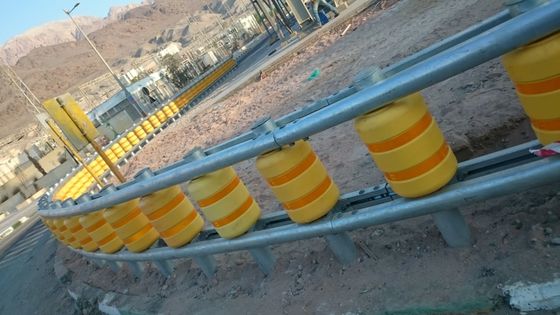Kualitas Turning Driveway Anti Collision EVA Roller Guardrail System Rolling Protection Barrier pabrik