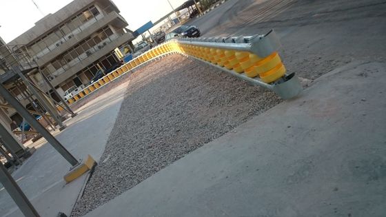 Kualitas Turning Driveway Anti Collision EVA Roller Guardrail System Rolling Protection Barrier pabrik