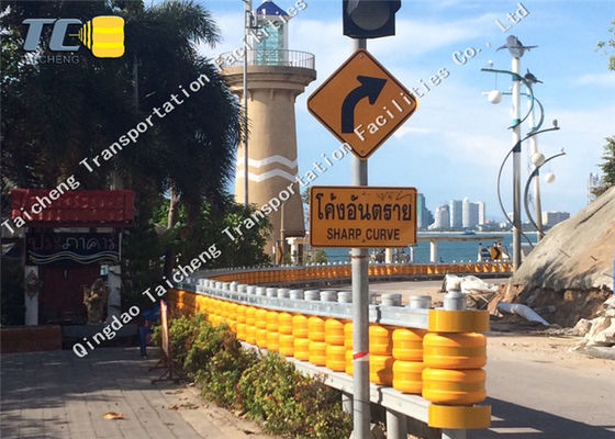 Kualitas Lalu Lintas Jalan Aman Bergulir Jenis Keselamatan EVA Roller Barrier Safety Roller Crash Barrier pabrik