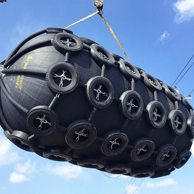 Kualitas Fender Karet Pneumatik Laut 50Kpa Dengan Ban pabrik