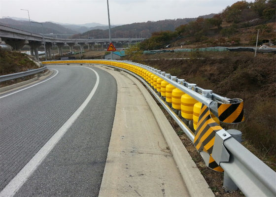 Kualitas Highway Safety Anti Crash Guardrail EVA Roller Crash Barrier safety roller crash barrier pabrik