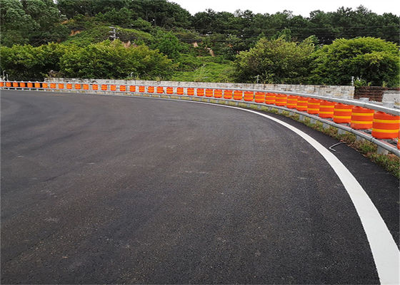 Kualitas Roadway Safety Barrier Keselamatan Lalu Lintas EVA Roller Barrier Anti Crash Barrier pabrik