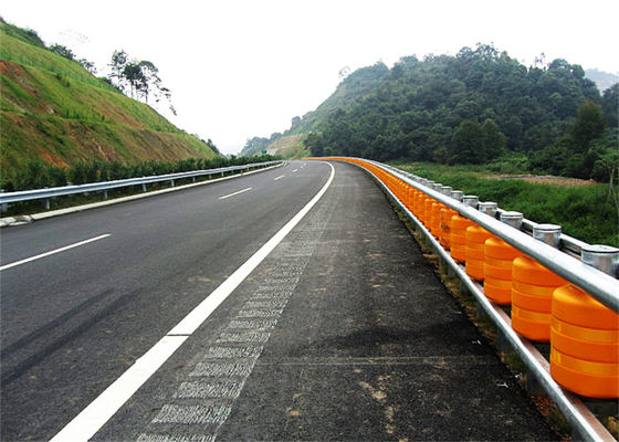Kualitas Standar ISO PU Dan PVC Safety Guard Rail Rolling Guardrail Barrier pabrik