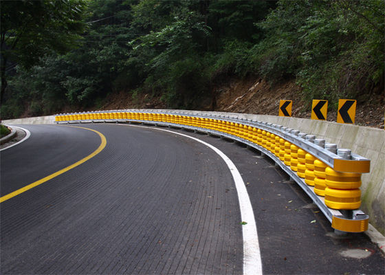 Kualitas Highway Rotating Anti Collision Barrier Untuk Ruas Jalan Berbahaya pabrik